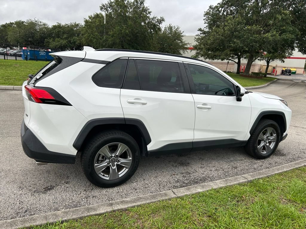 Used 2022 Toyota RAV4 XLE FWD image 6