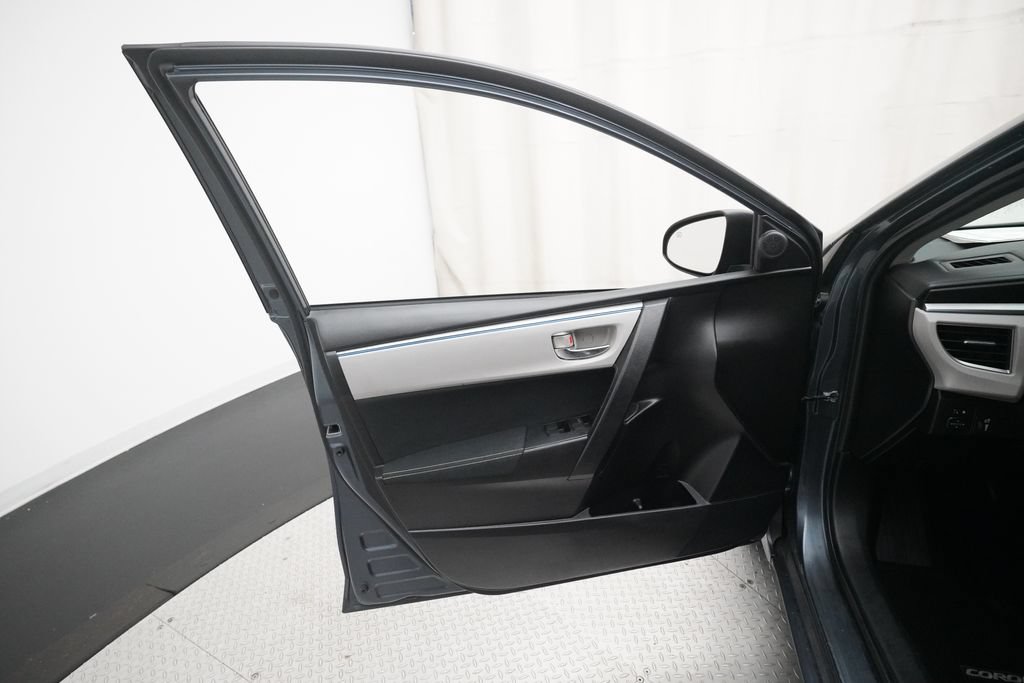 Used 2016 Toyota Corolla LE FWD image 28