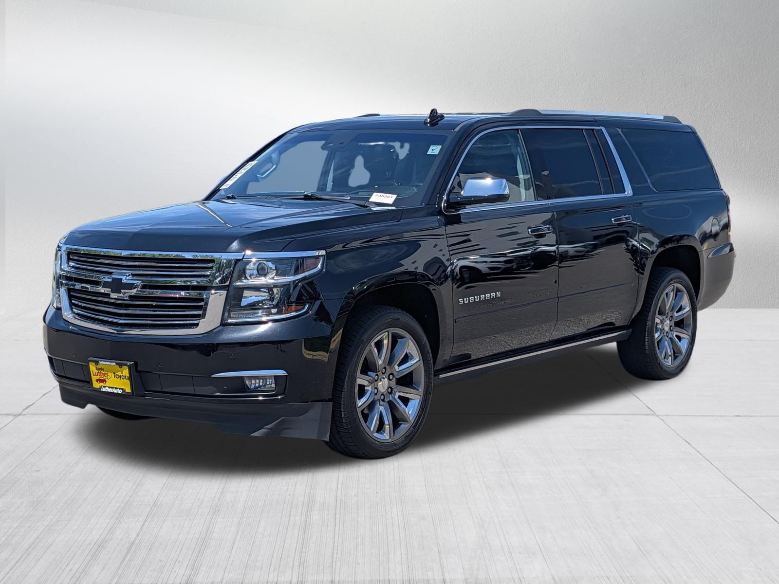 Used 2019 Chevrolet Suburban Premier AWD/4WD image 3