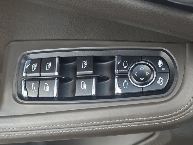 Used 2016 Porsche Macan S AWD/4WD image 21