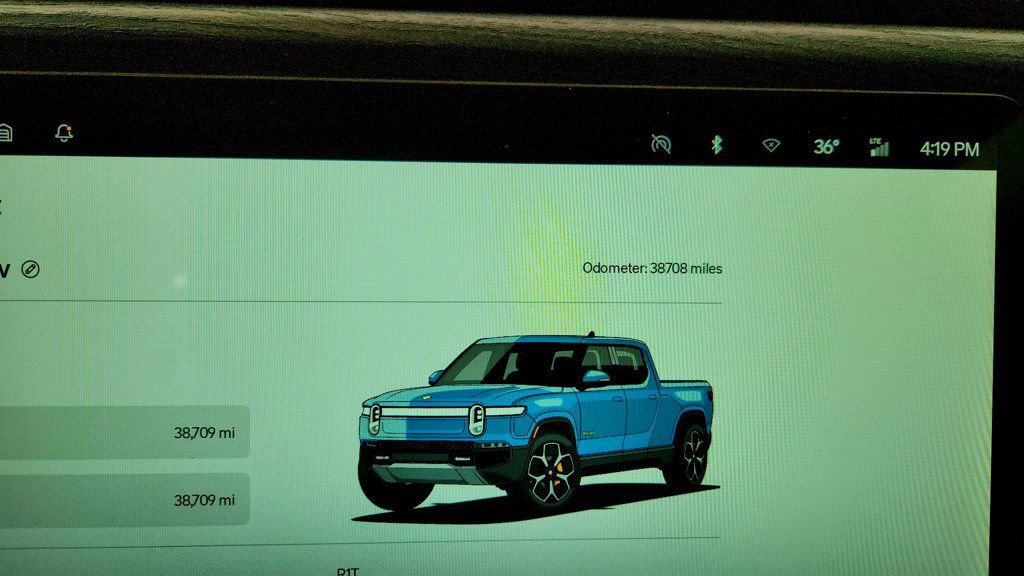 Used 2022 Rivian R1T Adventure image 15