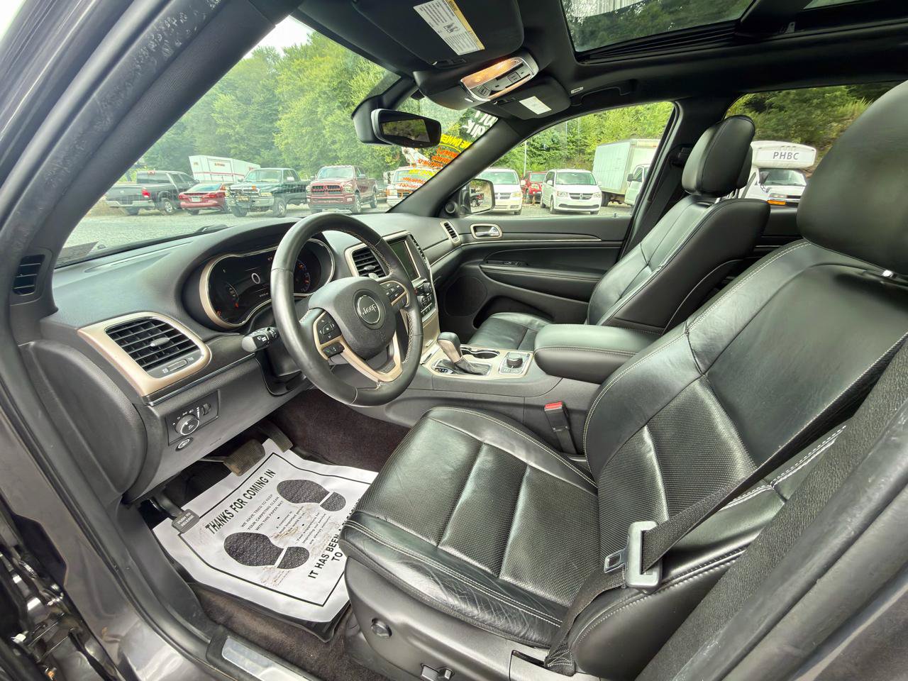 Used 2017 Jeep Grand Cherokee Limited w/ Luxury Group II AWD/4WD image 9