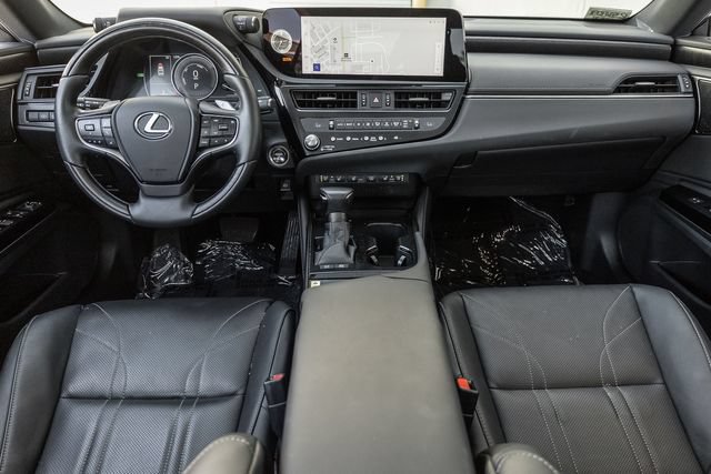 Used 2025 Lexus ES 300h w/ Accessory Package (Z2) FWD image 7