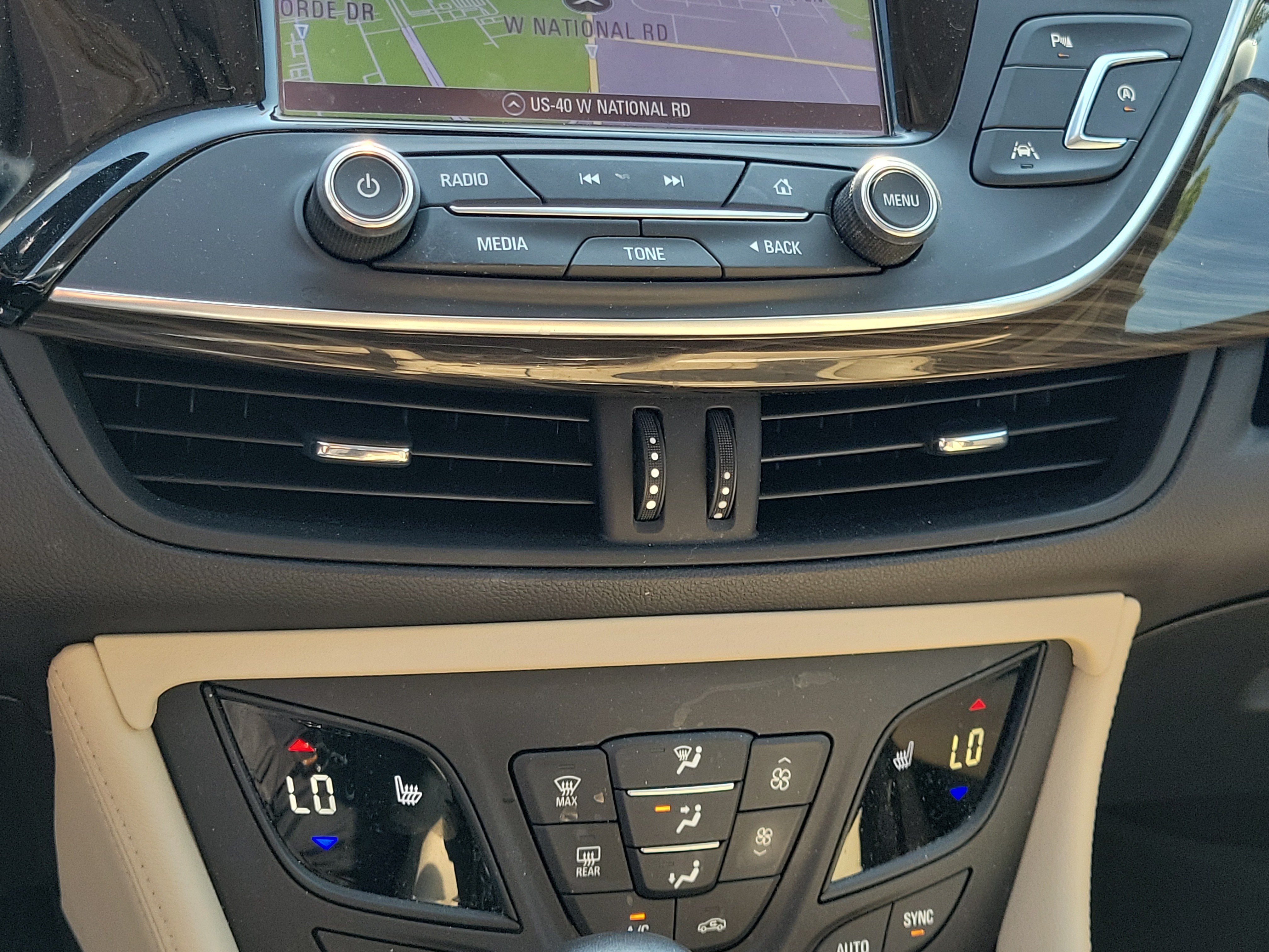 Used 2020 Buick Envision Premium AWD/4WD image 27