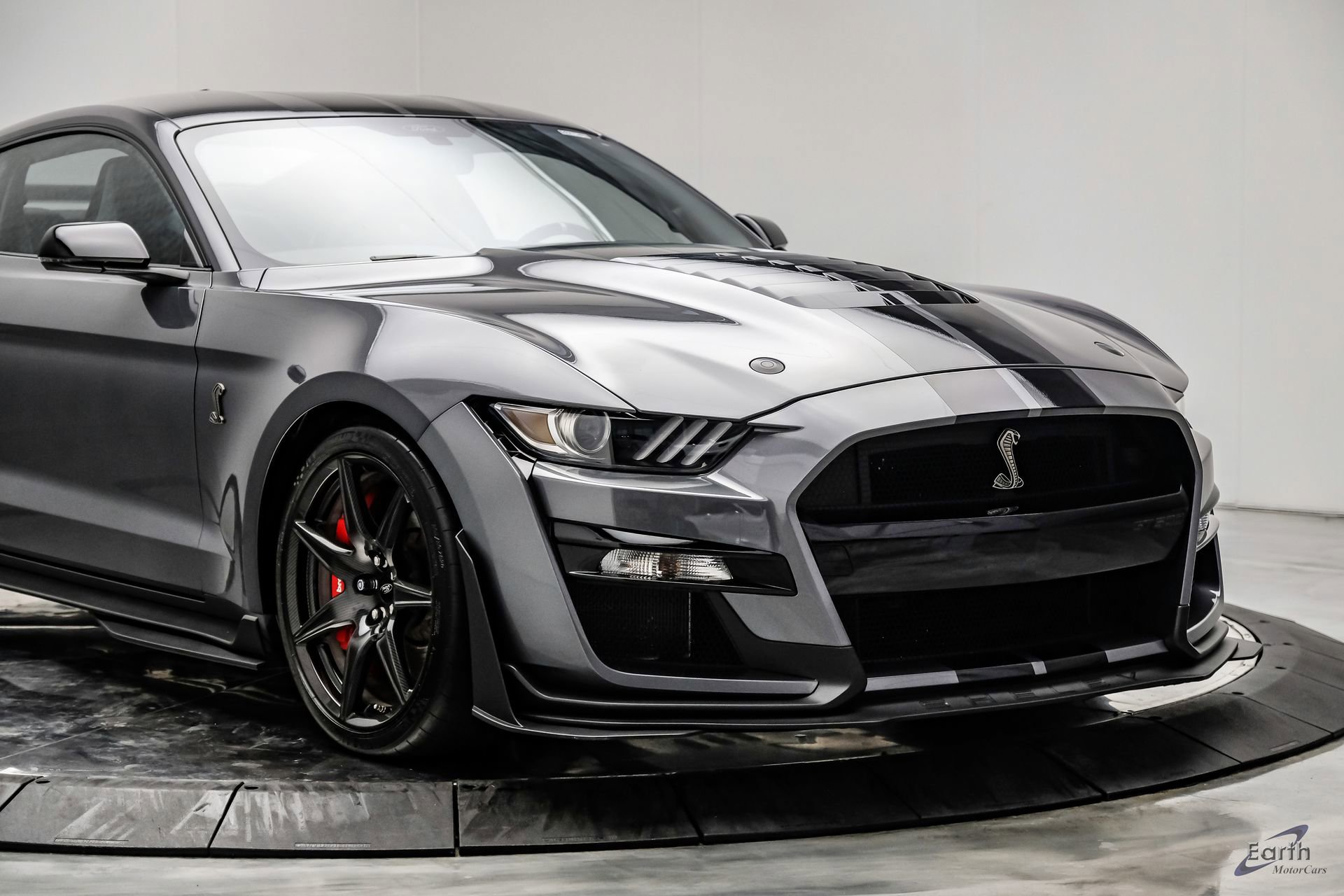 Used 2021 Ford Mustang Shelby GT500 w/ Carbon Fiber Track Pack image 28