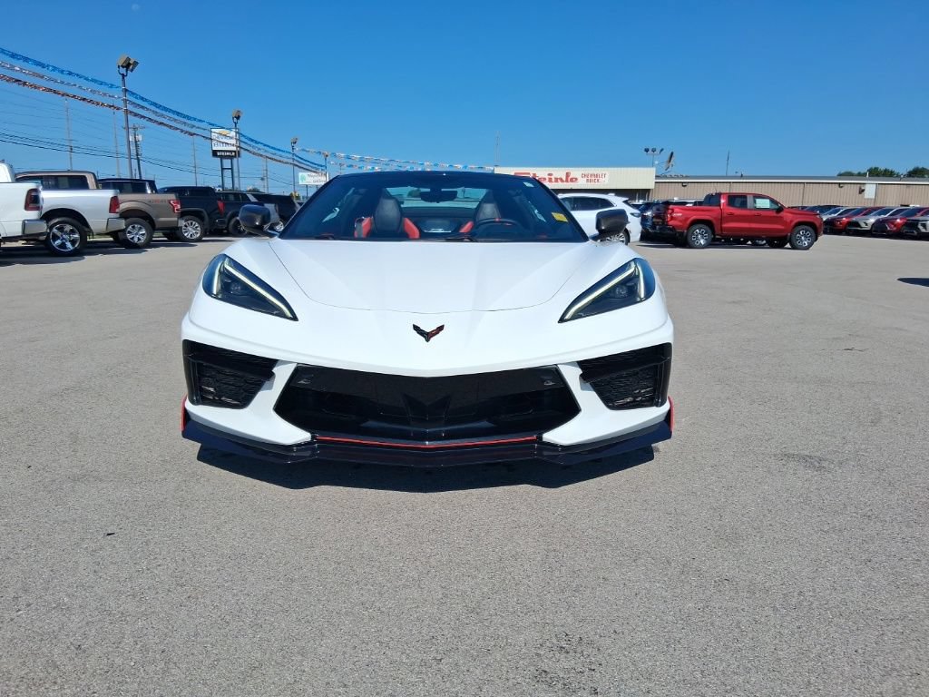 Used 2021 Chevrolet Corvette Stingray Premium Conv w/ Z51 Performance Package RWD image 3
