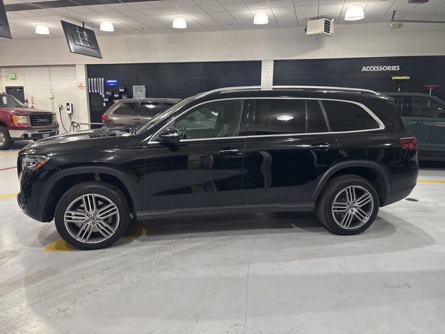 Used 2025 Mercedes-Benz GLS 450 4MATIC image 5