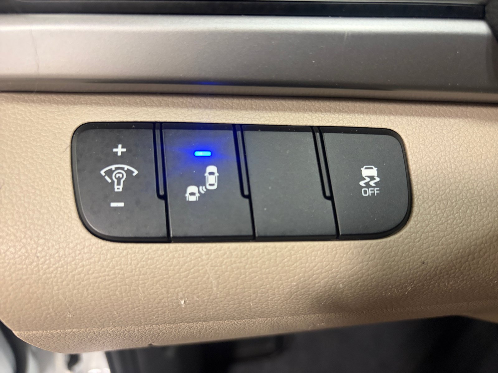 Used 2018 Hyundai Elantra SEL FWD image 17