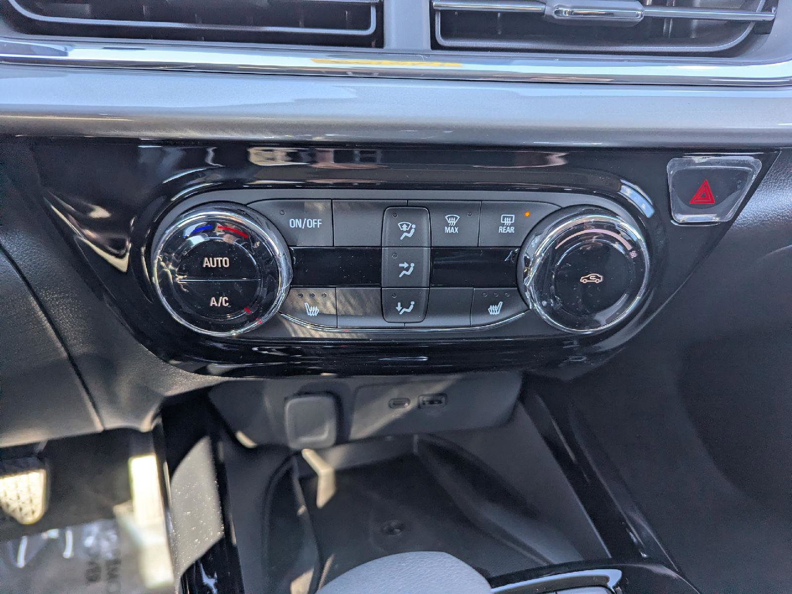 New 2026 Chevrolet Trax LT w/ Sunroof Package image 22