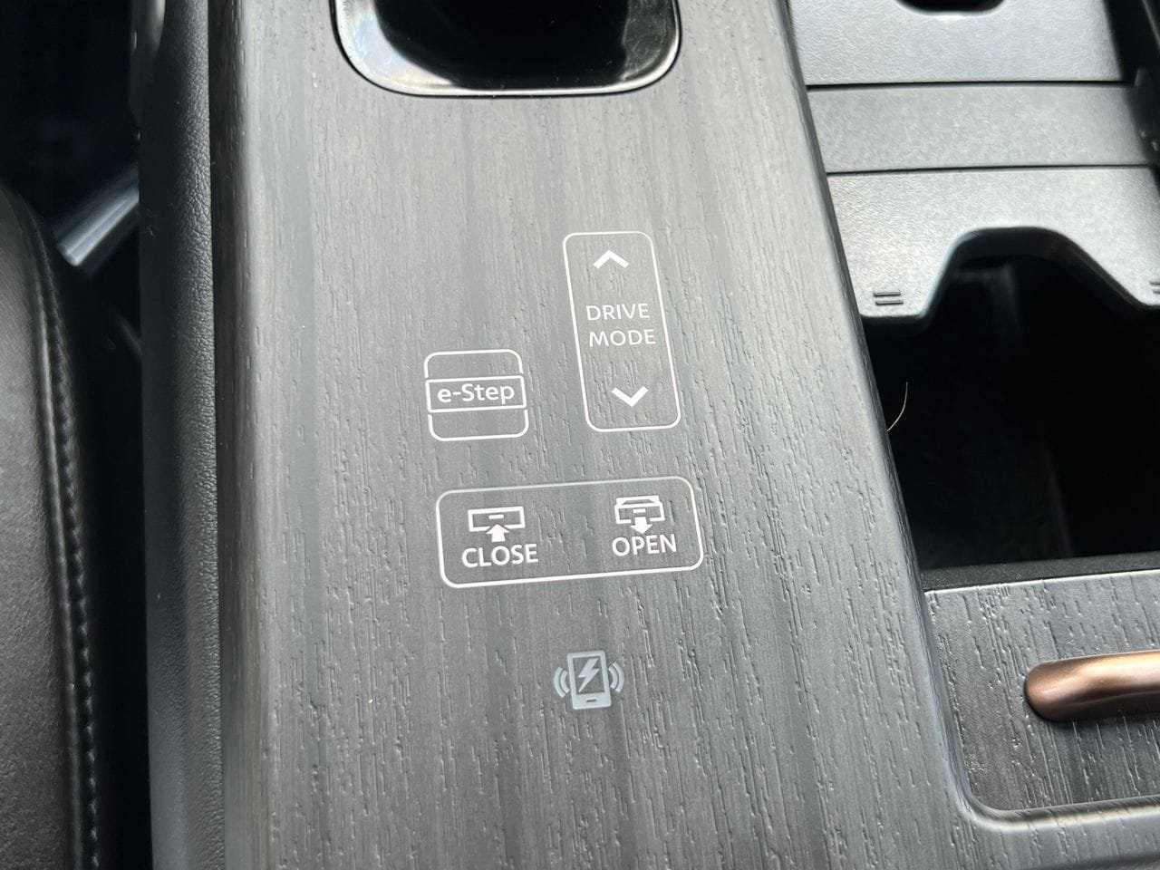 Used 2023 Nissan Ariya FWD image 17