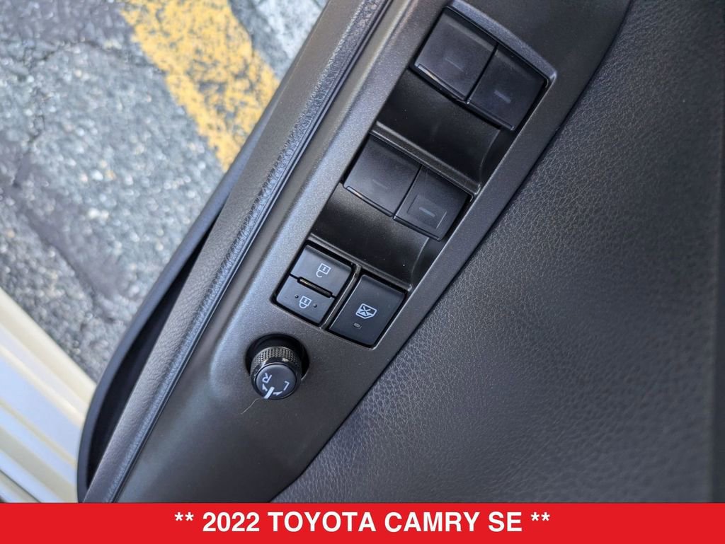 Used 2022 Toyota Camry SE image 13