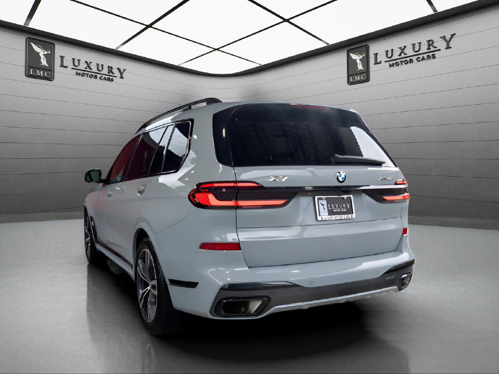 Used 2024 BMW X7 xDrive40i w/ M Sport Package AWD/4WD image 6