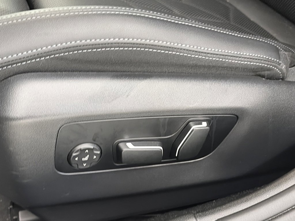 Used 2024 BMW 530i xDrive image 25