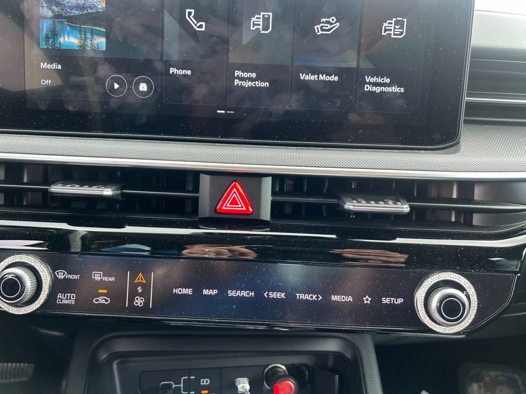 Certified 2025 Kia K5 LXS FWD image 17