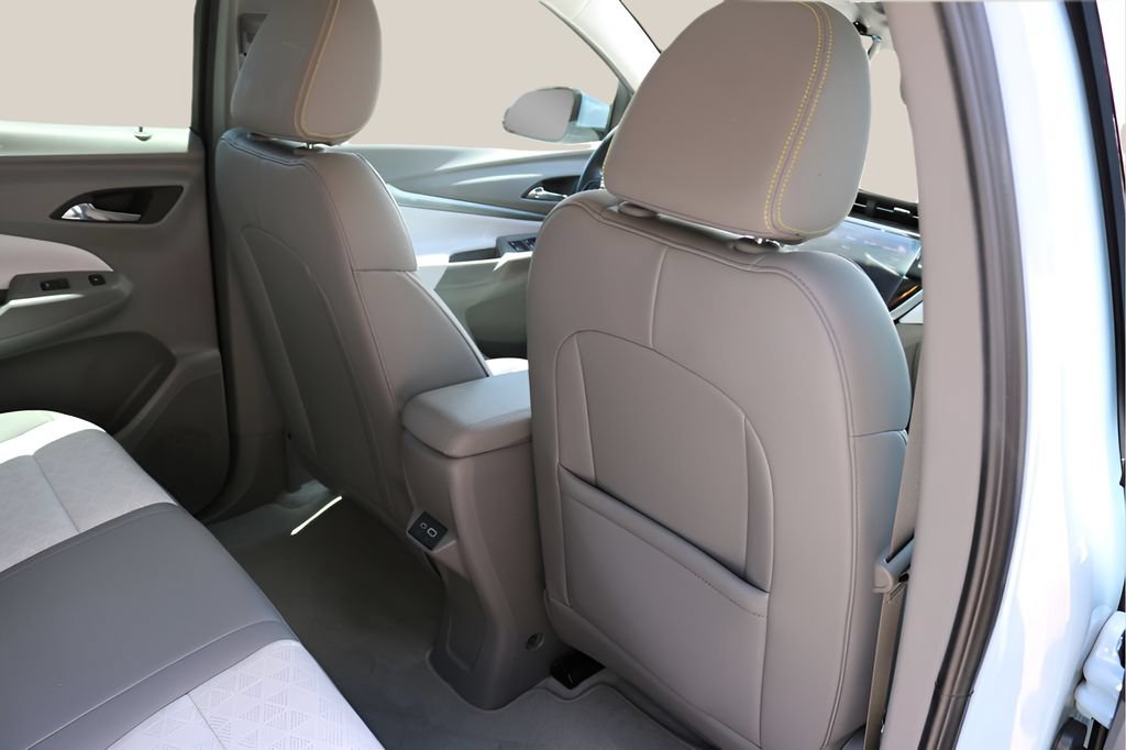 Used 2023 Chevrolet Bolt EUV Premier FWD image 19