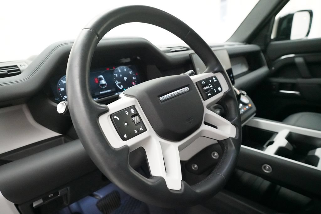 Used 2025 Land Rover Defender 110 X-Dynamic SE AWD/4WD image 8