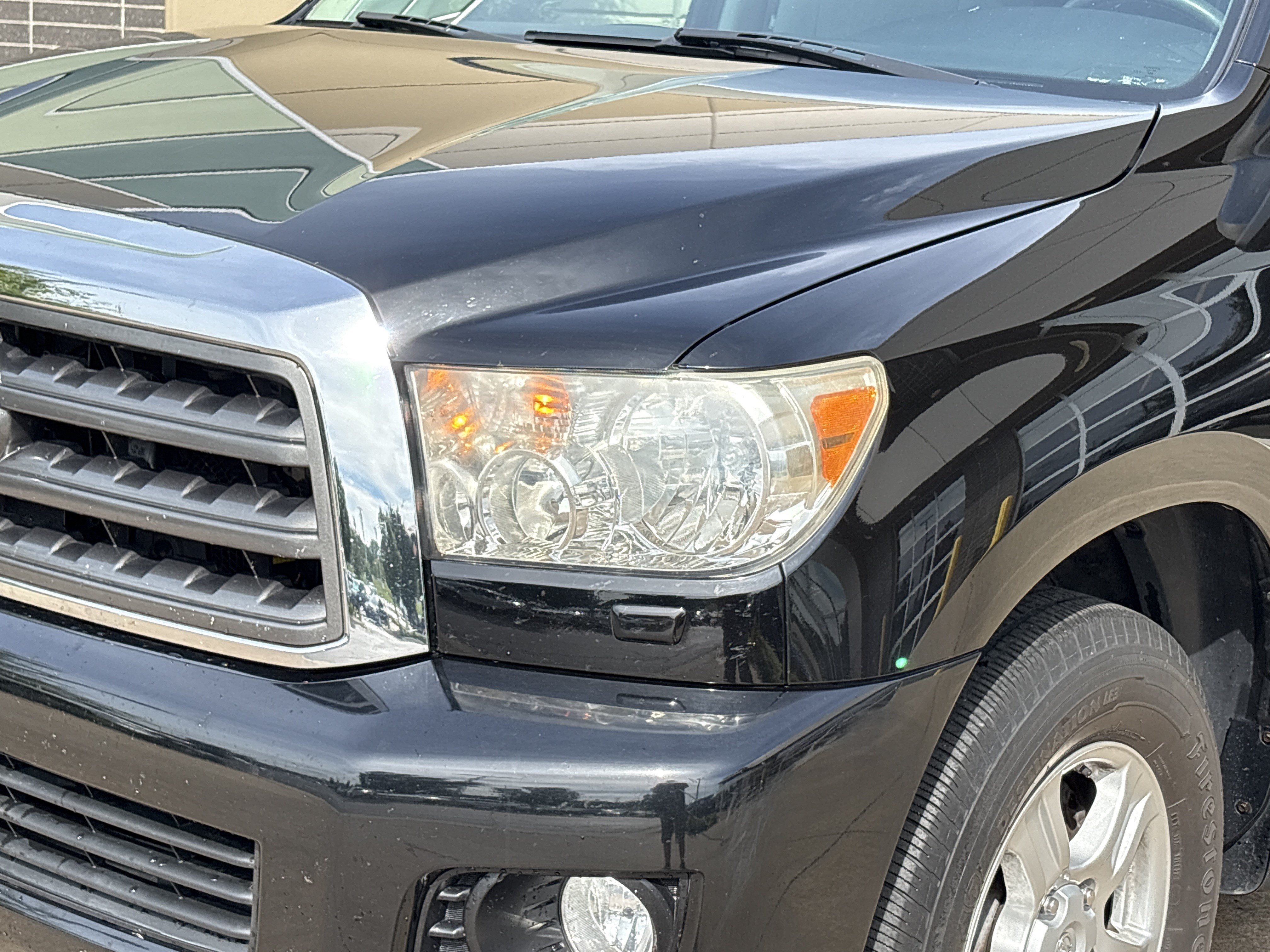 Used 2016 Toyota Sequoia SR5 AWD/4WD image 6
