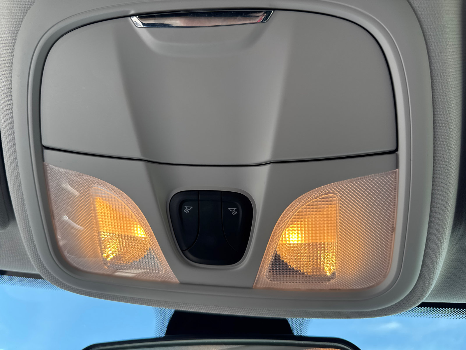 Used 2020 Jeep Cherokee Latitude FWD image 10
