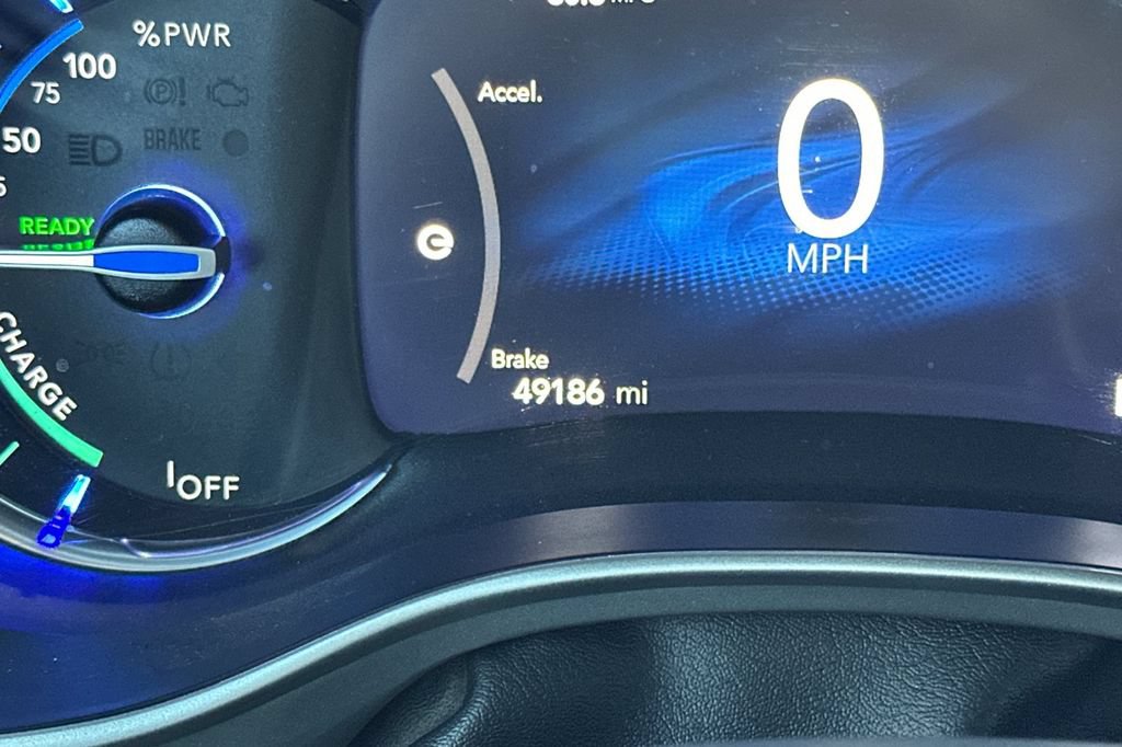 Used 2023 Chrysler Pacifica Touring-L w/ Uconnect Theater Family Group FWD image 29