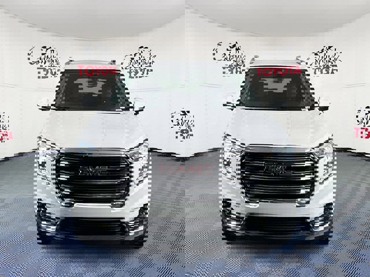 Used 2024 GMC Terrain SLT image 3