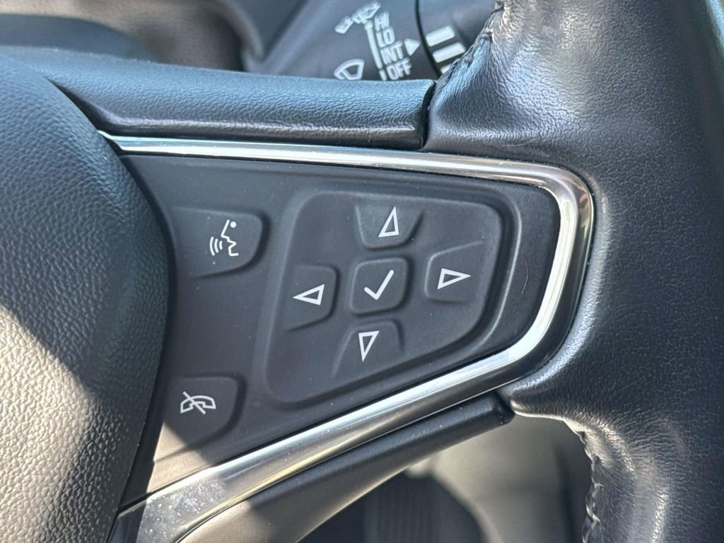 Used 2020 Chevrolet Bolt Premier w/ Infotainment Package FWD image 23