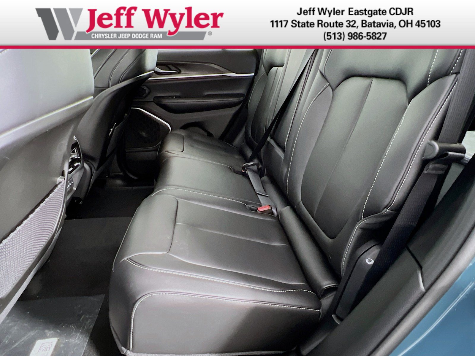 New 2026 Jeep Grand Cherokee Limited w/ Limited Altitude Package AWD/4WD image 5