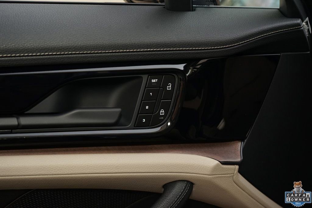 Used 2025 Porsche Panamera 4 image 29