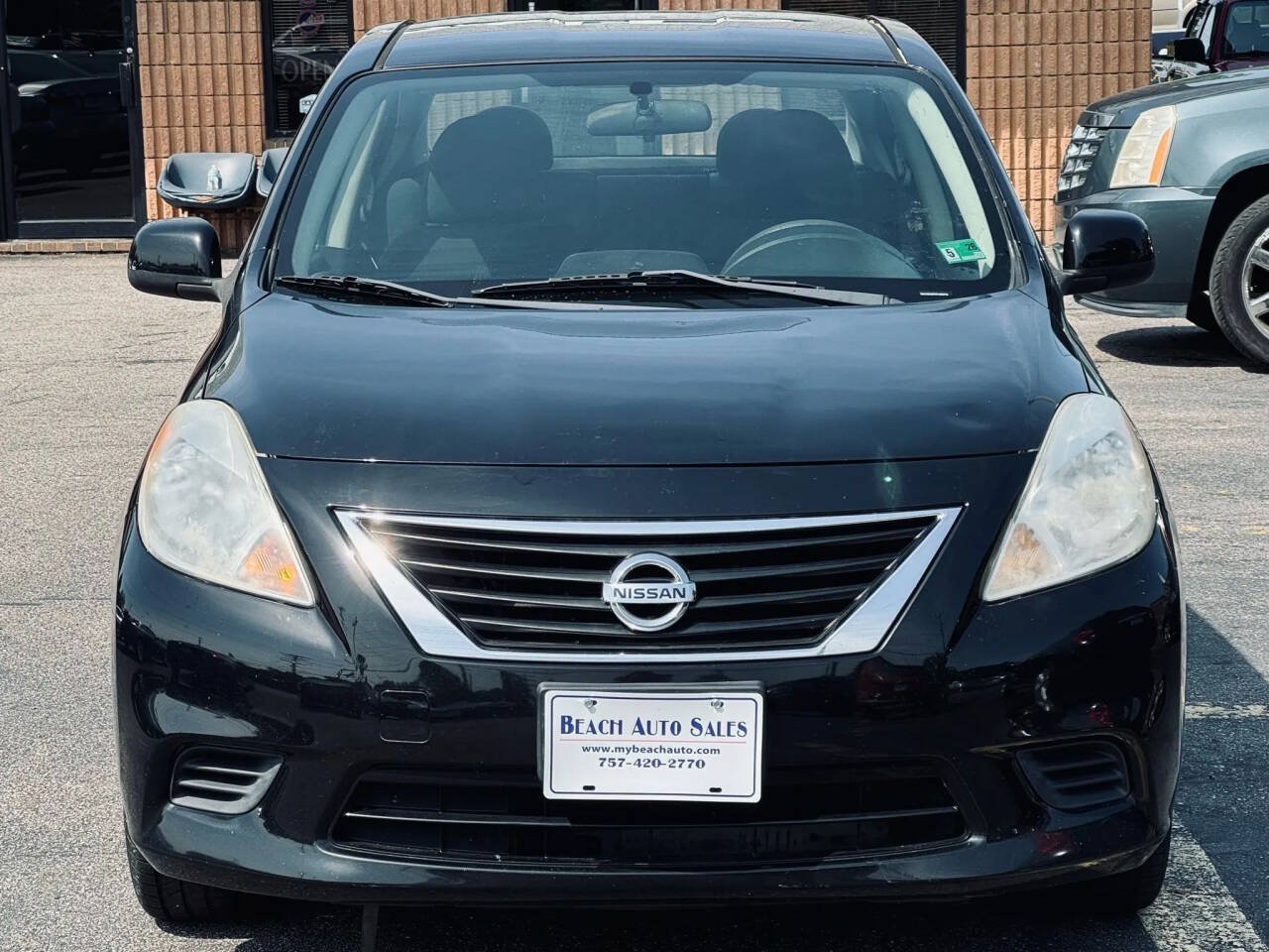 Used 2014 Nissan Versa SV w/ Convenience Package FWD image 6