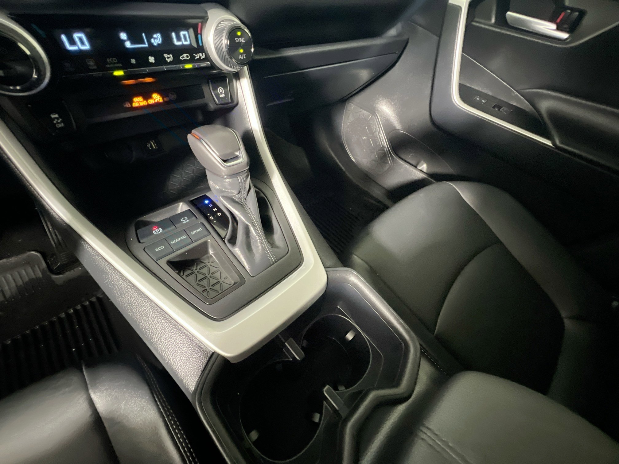 Used 2025 Toyota RAV4 XLE Premium image 26