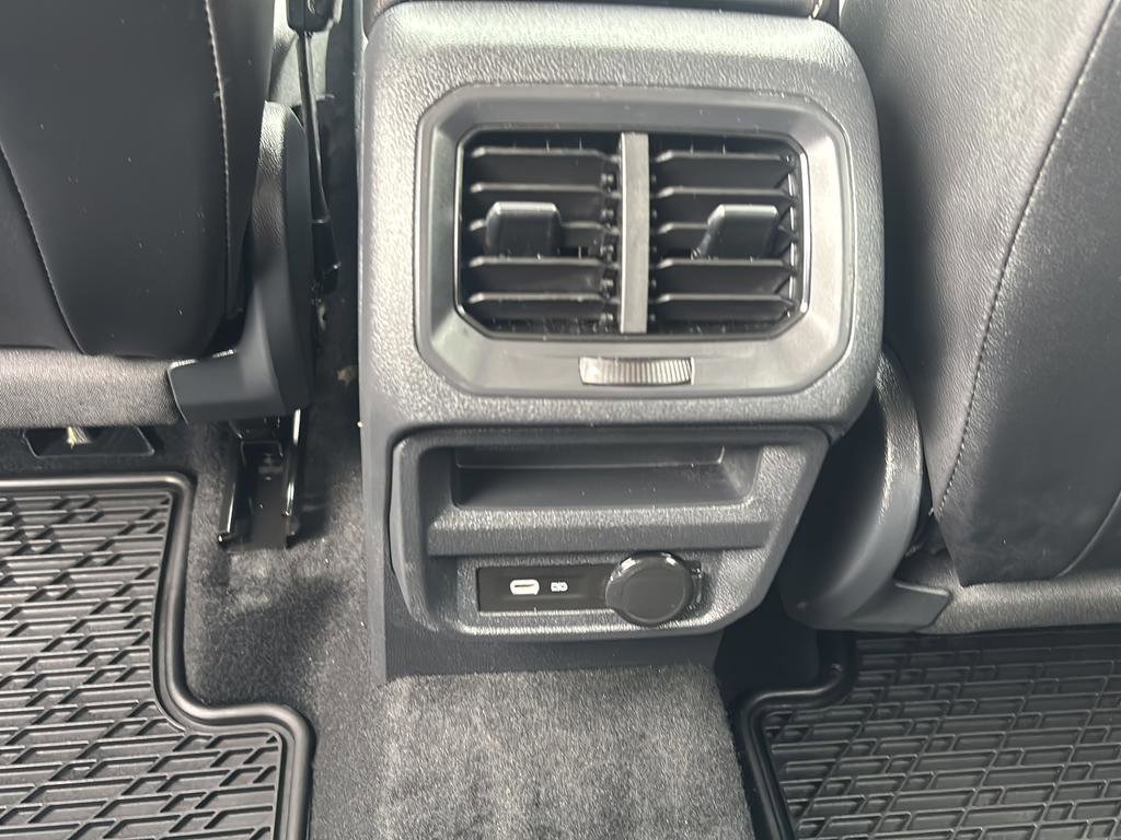 Used 2022 Volkswagen Tiguan SE FWD image 16