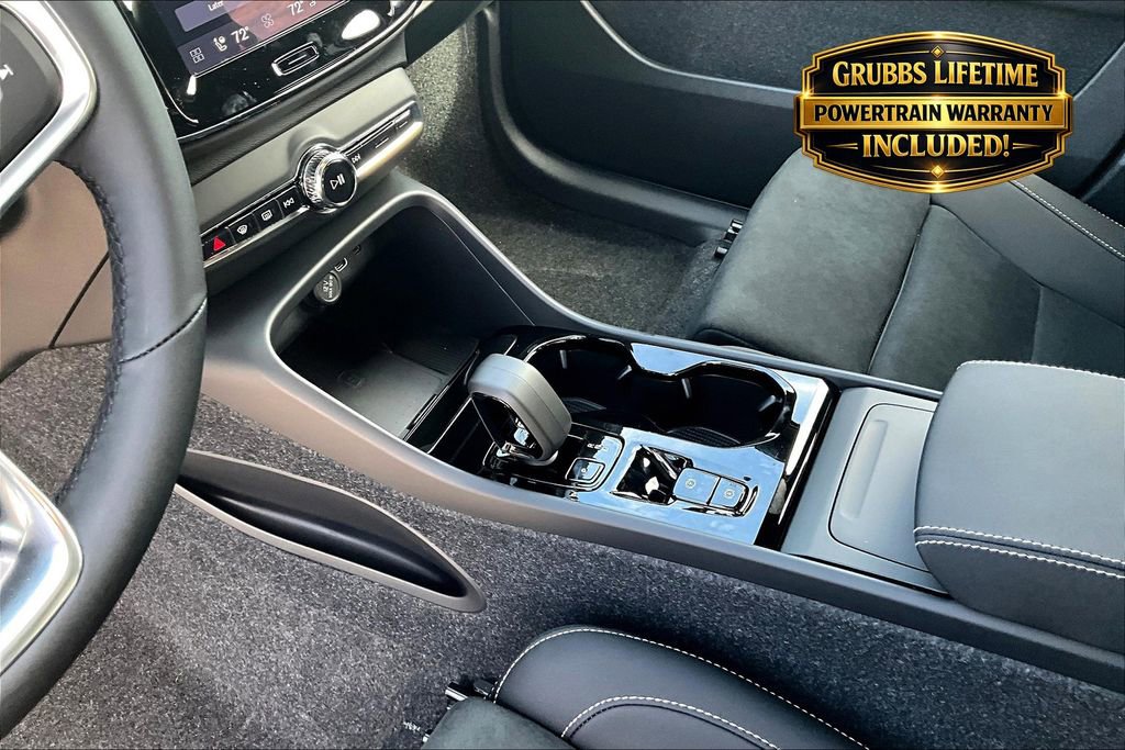 New 2026 Volvo XC40 B4 Plus w/ Protection Package Premier FWD image 21