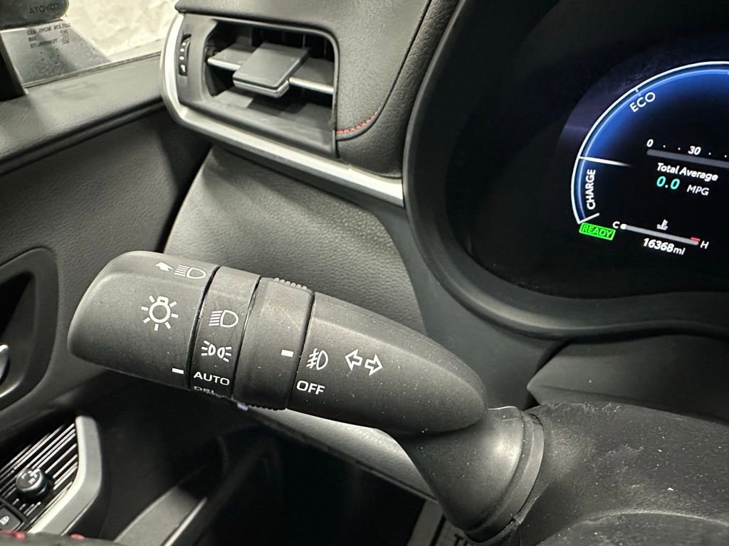 Used 2025 Toyota Sienna XSE image 21