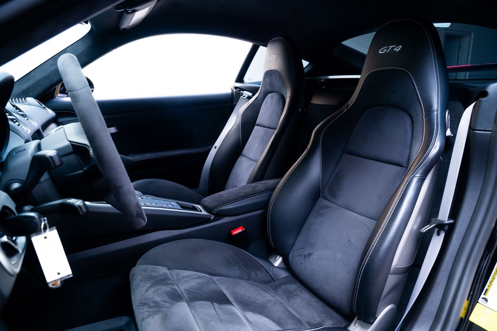 Used 2020 Porsche 718 Cayman GT4 RWD image 20