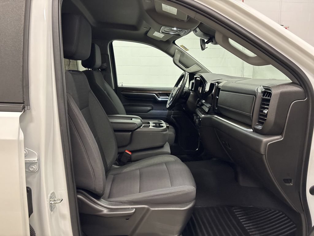 Used 2023 Chevrolet Silverado 1500 RST AWD/4WD image 37