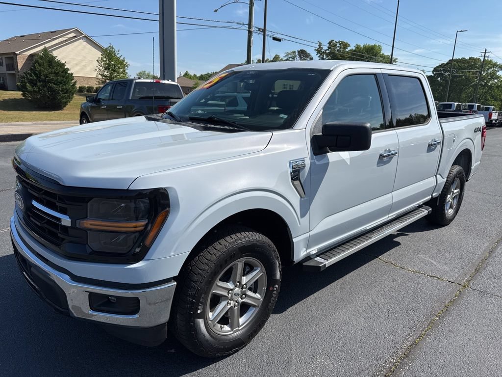 Used 2025 Ford F150 XLT w/ Equipment Group 301A Standard AWD/4WD image 4