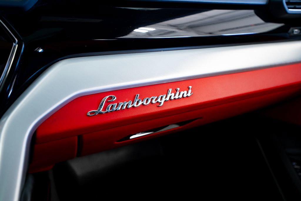 Used 2022 Lamborghini Urus AWD/4WD image 50