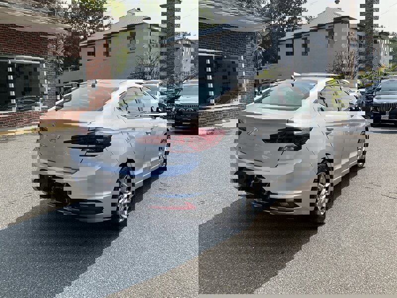 Used 2019 Hyundai Elantra SEL image 5