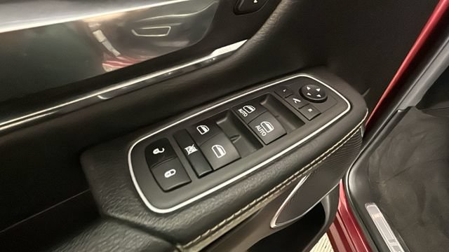 Used 2022 RAM 1500 Laramie AWD/4WD image 11