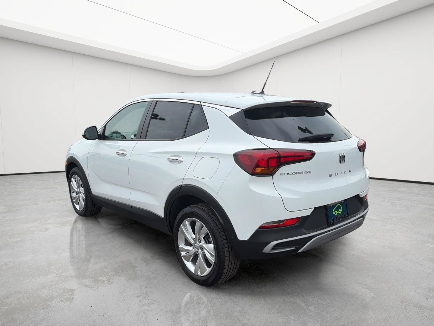 Certified 2024 Buick Encore GX Preferred w/ Comfort Package FWD image 5