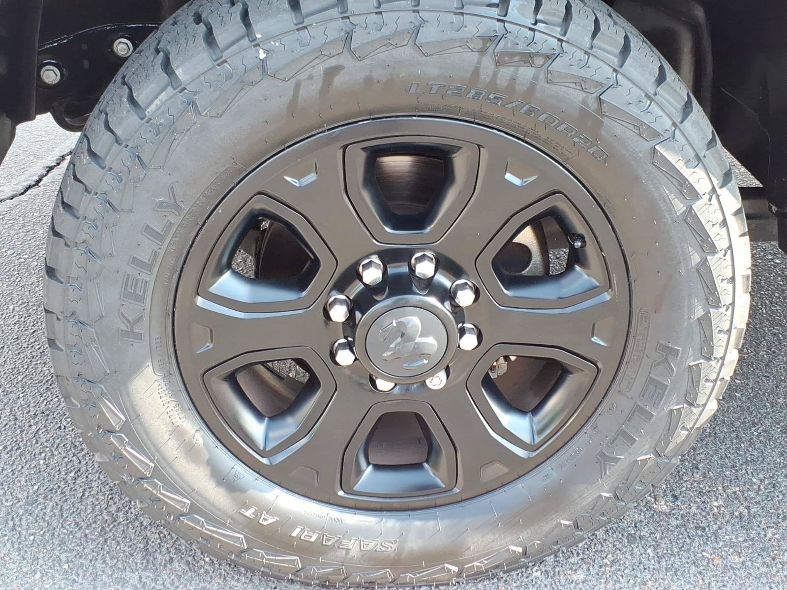 Used 2018 RAM 2500 Laramie w/ Sport Appearance Group AWD/4WD image 9