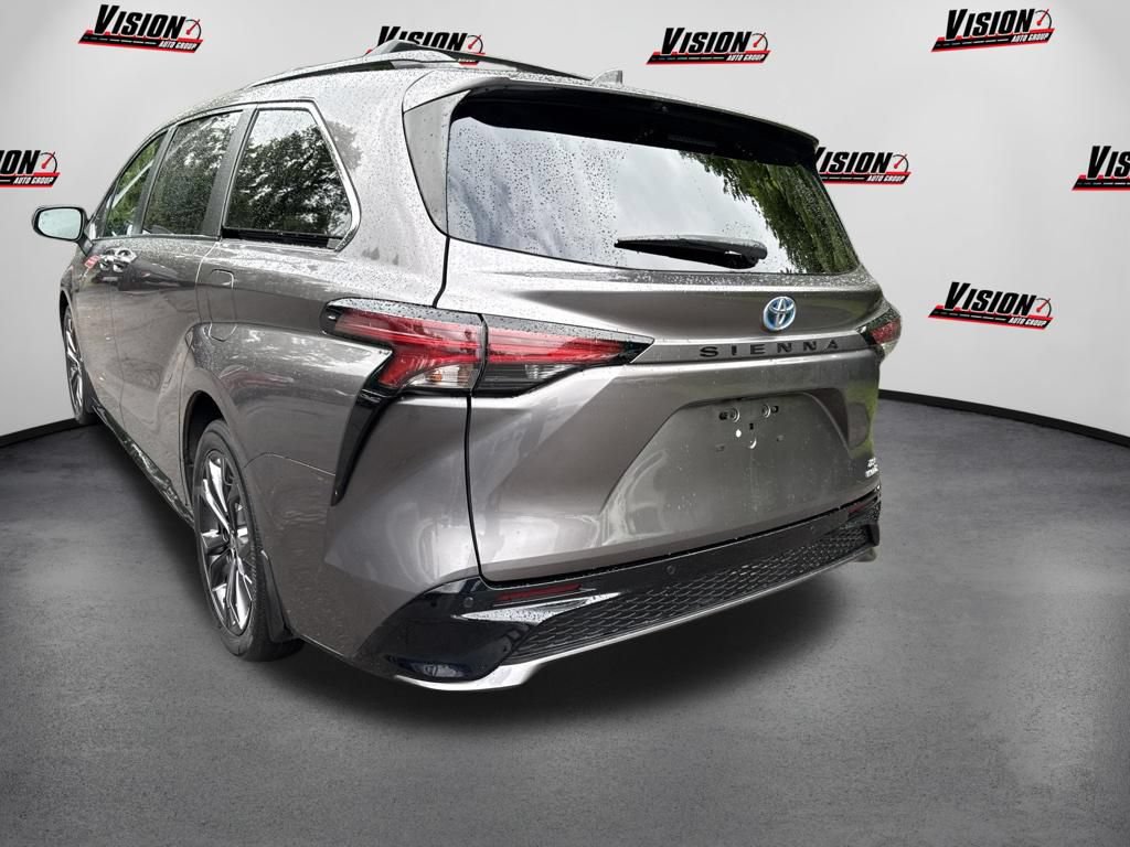Used 2022 Toyota Sienna XSE w/ XSE Plus Package FWD image 7