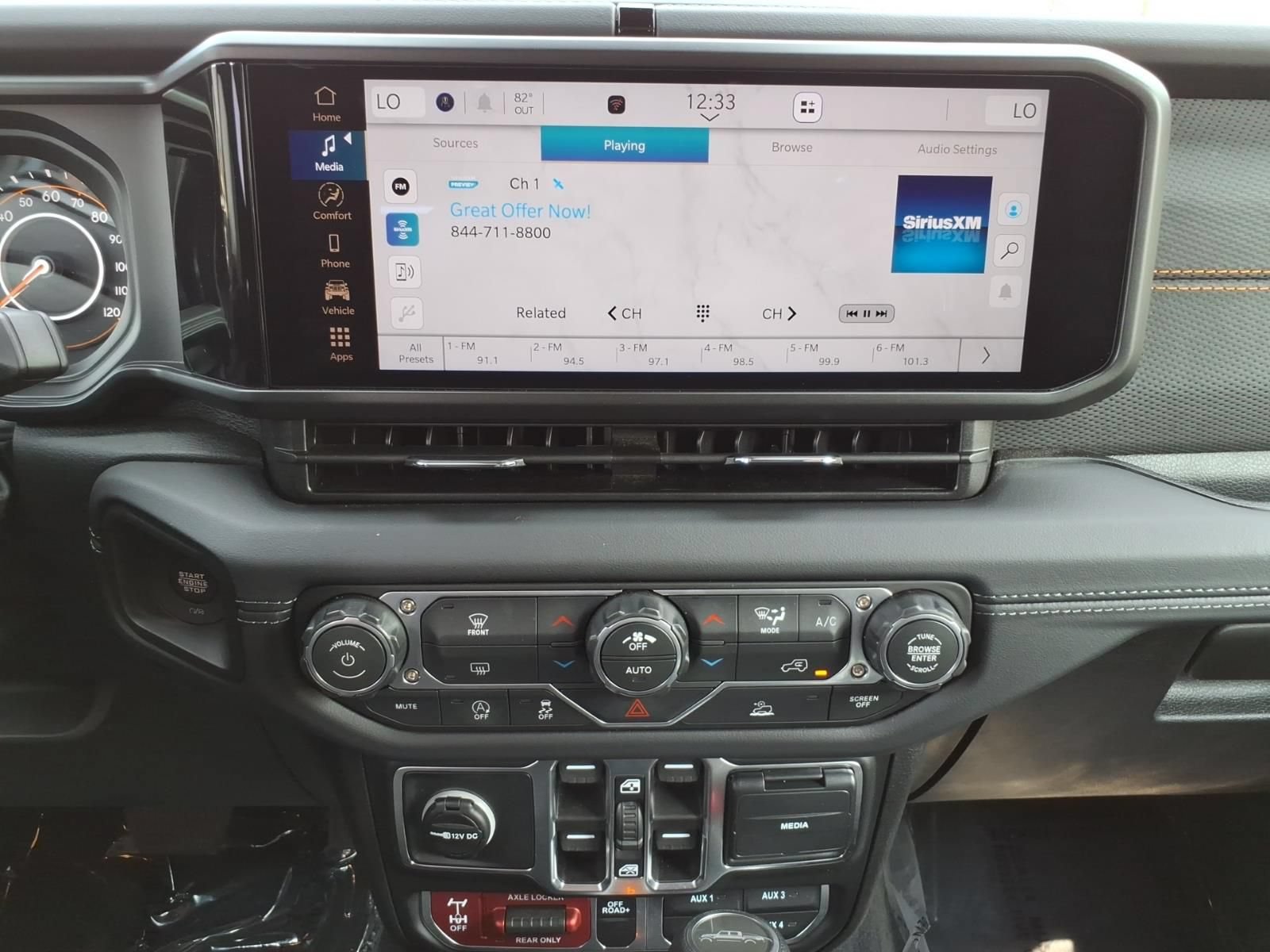 Used 2026 Jeep Gladiator Mojave AWD/4WD image 24