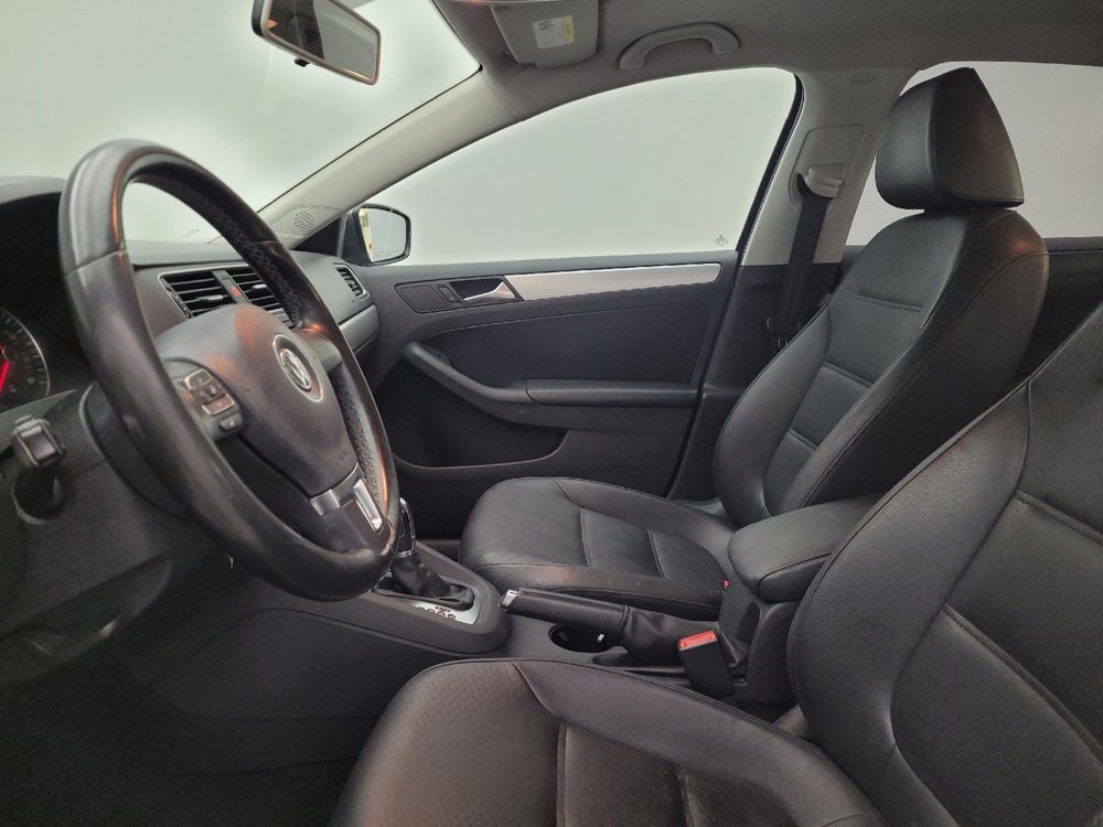 Used 2013 Volkswagen Jetta SE FWD image 17
