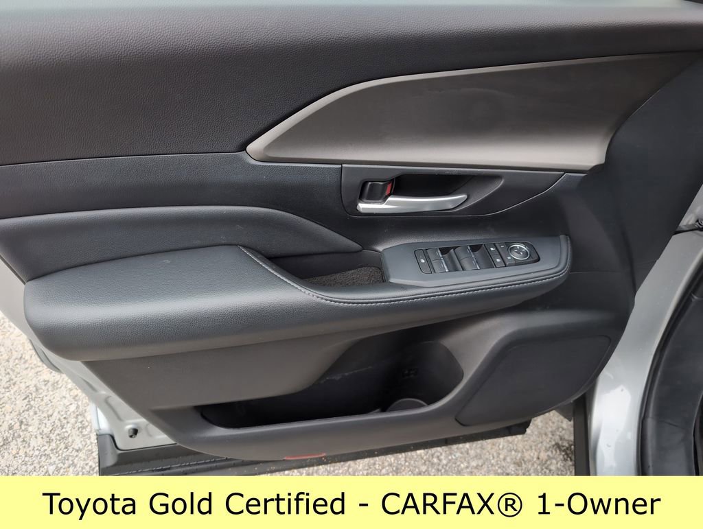 Certified 2025 Toyota Grand Highlander AWD image 12