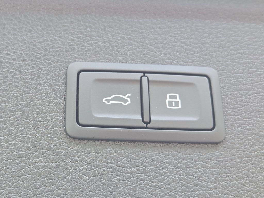 Certified 2024 Audi Q5 e Premium Plus AWD/4WD image 29