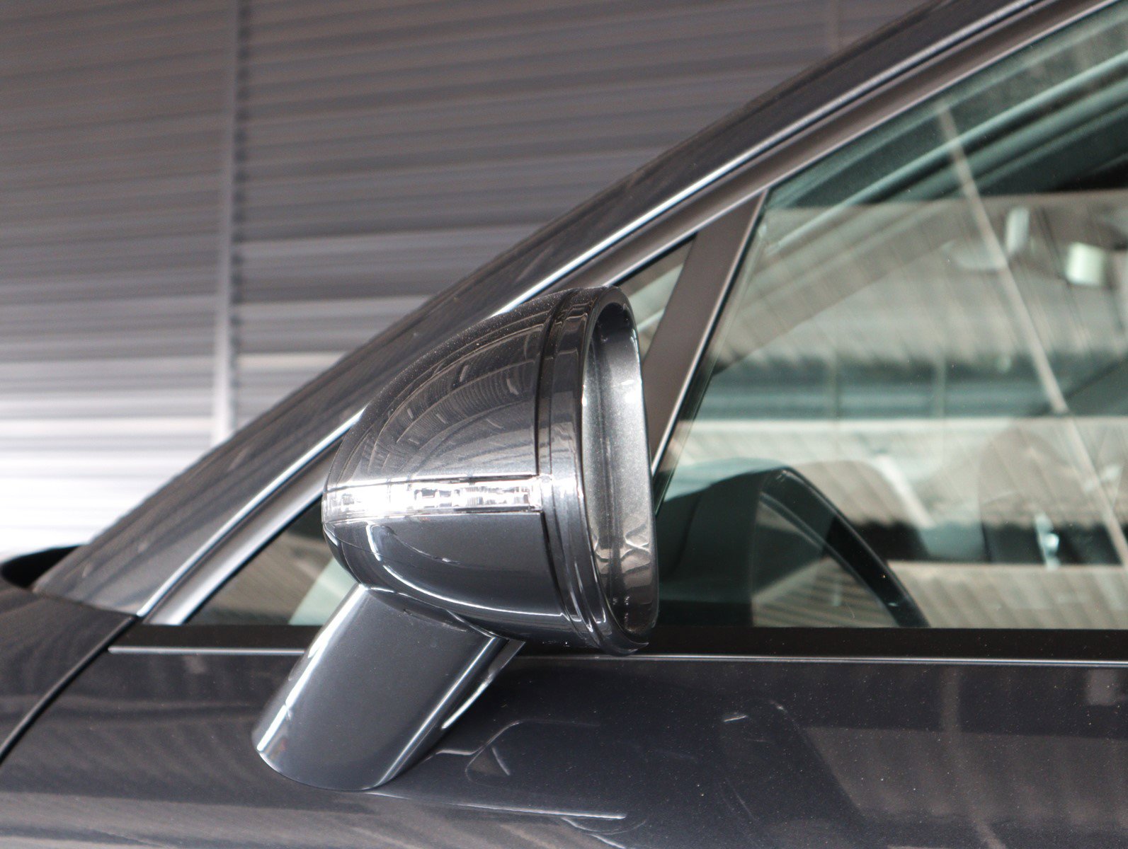 Used 2025 Porsche Macan image 28