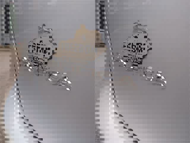 Used 2023 Chrysler Pacifica Touring-L image 13