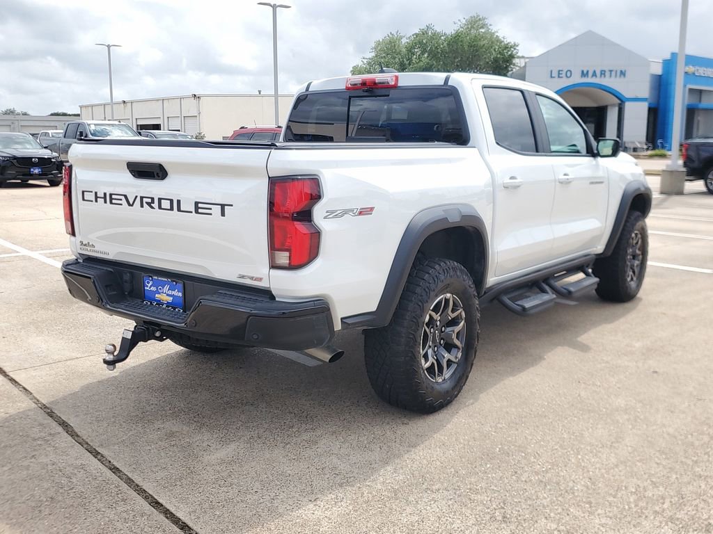 Used 2024 Chevrolet Colorado ZR2 w/ ZR2 Convenience Package III image 3