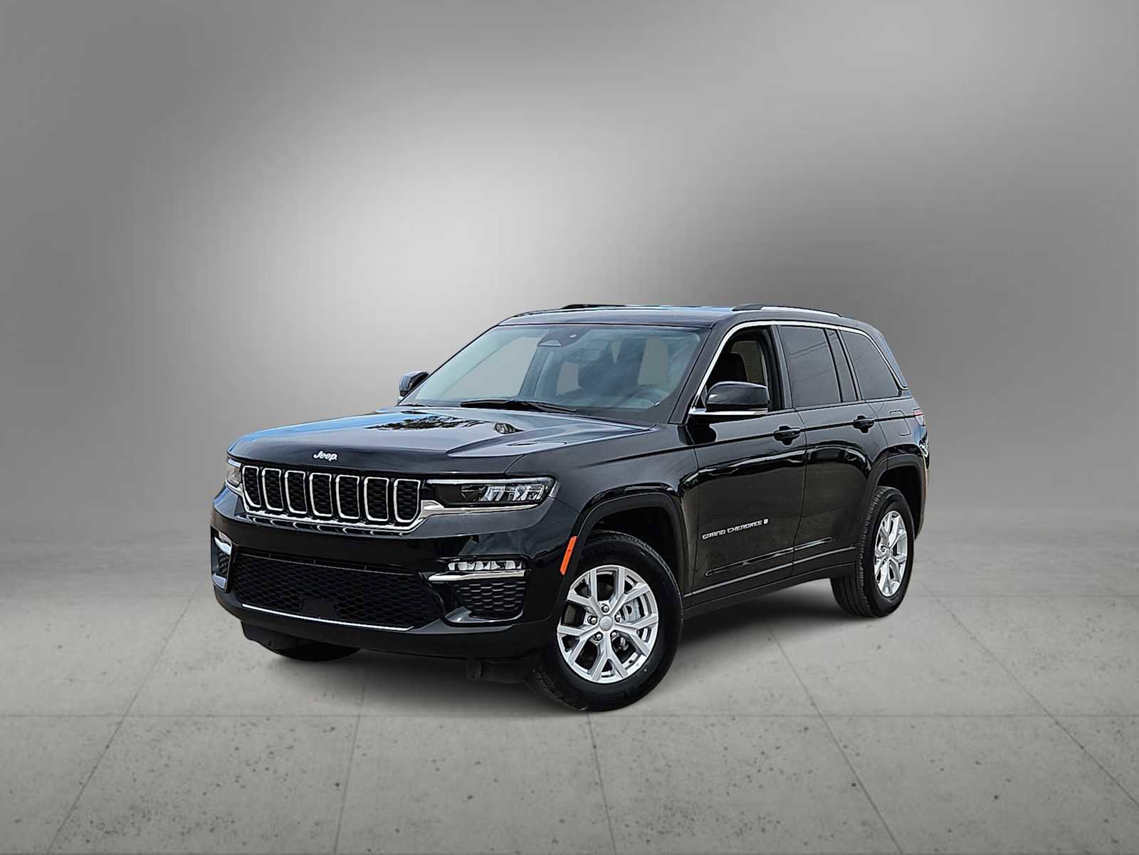 Used 2023 Jeep Grand Cherokee Limited AWD/4WD image 1