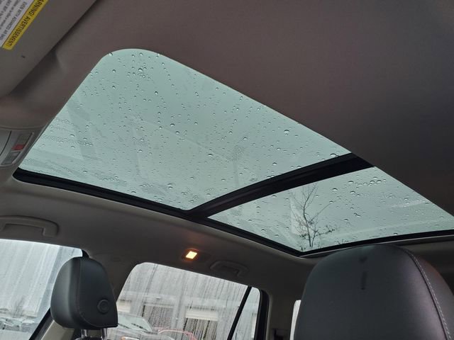 Used 2019 Volkswagen Atlas SE w/ Panoramic Sunroof Package image 16